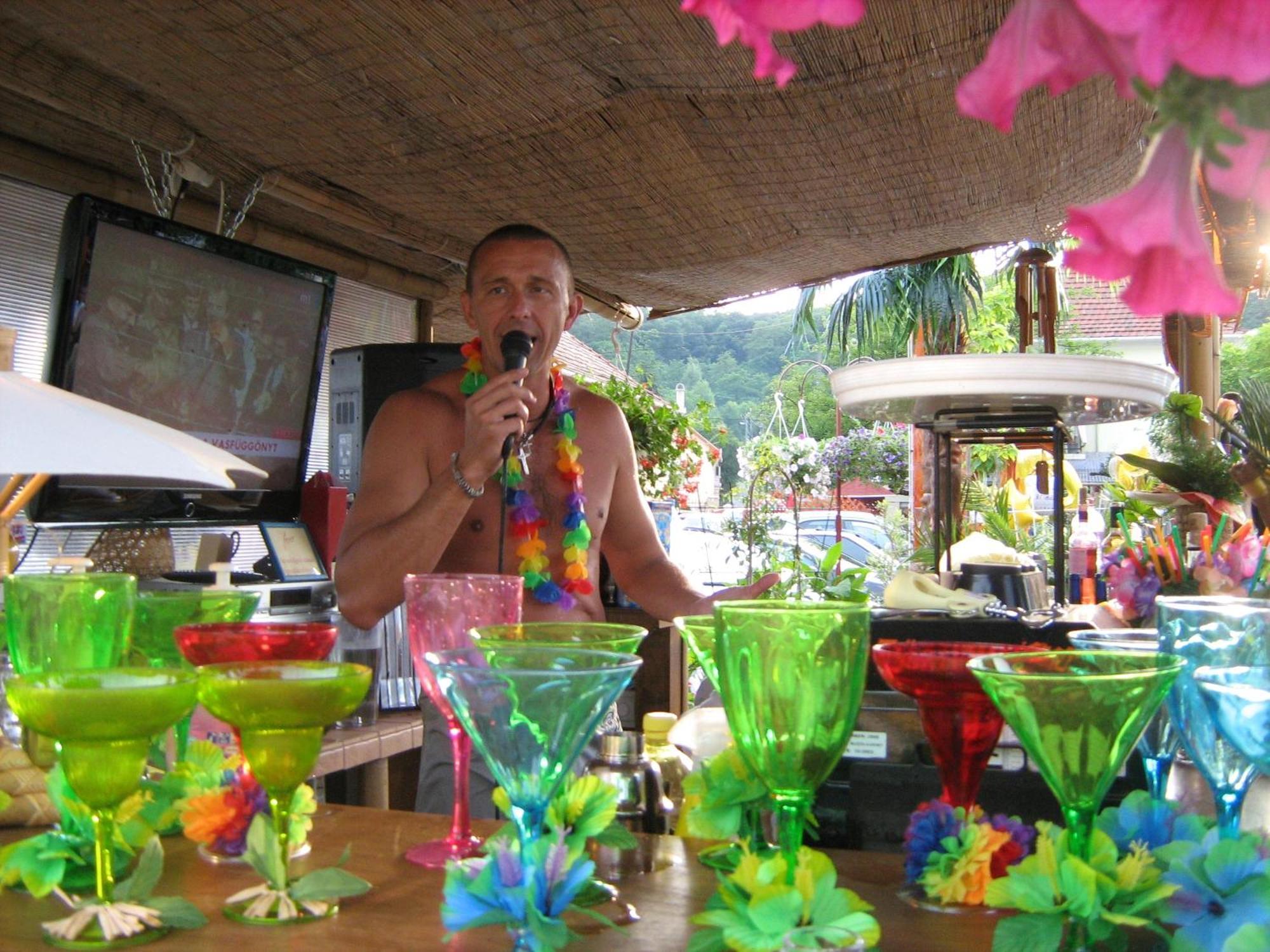 Holiday Vendeghaz Es Szabadidokert Jardanhaza 外观 照片