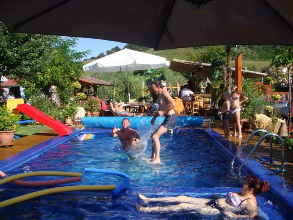 Holiday Vendeghaz Es Szabadidokert Jardanhaza 外观 照片