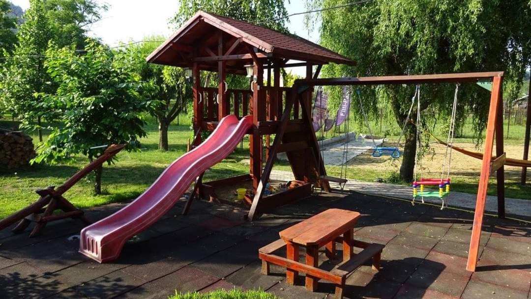 Holiday Vendeghaz Es Szabadidokert Jardanhaza 外观 照片